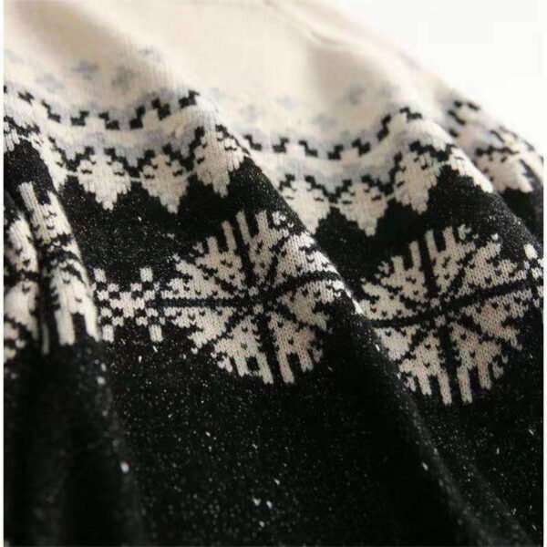 Autumn And Winter Spring New Half Turtleneck Knitted Snowflake Retro Loose Sweater - Image 5