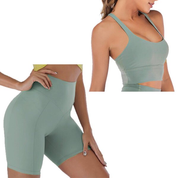 Women's yoga outfit - Image 4