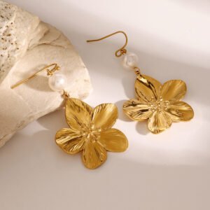 European And American Ins18k Gold Stainless Steel Flower Earrings