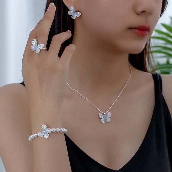 Fashion Jewelry Blue Crystal Butterfly Necklace Female Gradient Crystal - Image 2
